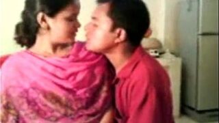 Video Porno Desi Bhabhi Amatir Dan Devar Nakalnya Yang Panas