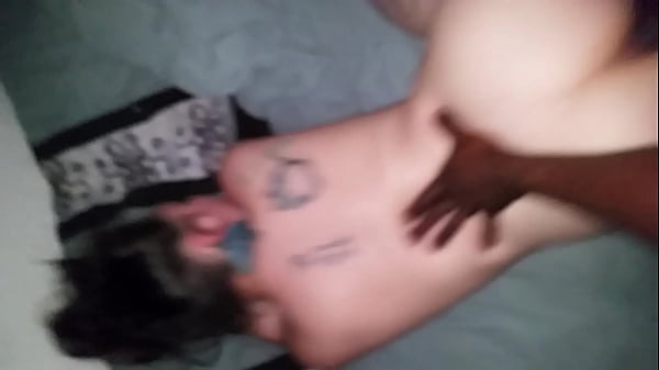Orgasme Asia Menggeliat Diterjang Batang Hitam Besar