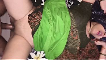 Adik Tiri Desi Digebrak Habis-habisan Sama Kakak Tirinya Pas Lagi Berdua Di Rumah, Full Film Pake Suara Hindi Bikin Makin Hot.