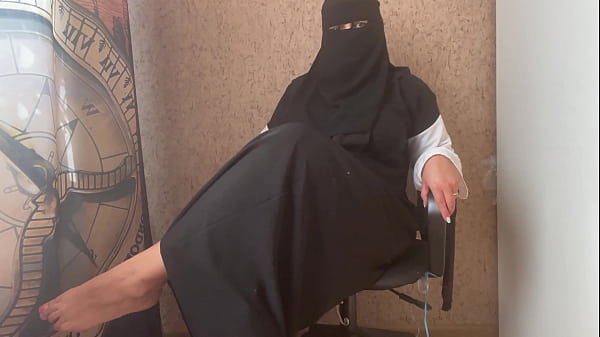 Gairah Arab Milf Berhijab Dalam Joi Yang Menggoda
