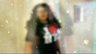 Pengecoran Ibu Brunette Seksi Yang Bikin Mabuk Kepayang.