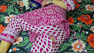 Ibu Tiri Celananya Sobek, Anak Tiri Langsung Ngewe Memeknya Sambil Pegang Bokong Bulat.