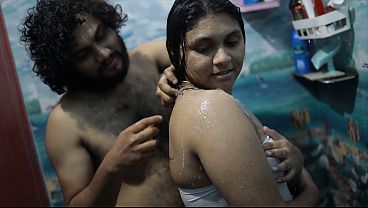 Cewek India Di Kamar Mandi, Mandi Bareng Kakak Tiri, Panas Banget