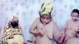 Jilbab Kuning Bikin Heboh Bugil Show, Nampol Banget!