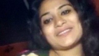 Mallu Aunty Panggil Video, Putingnya Kelihatan, Pamer Bugil, Hot Banget.