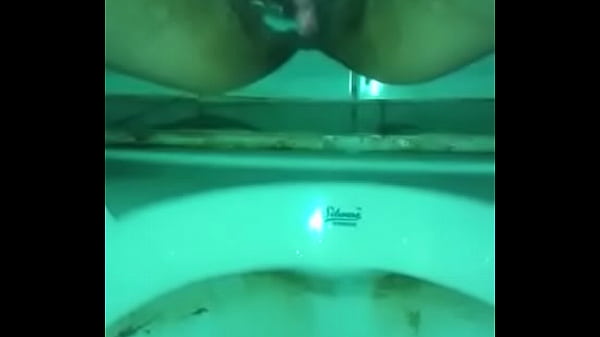 Desi Istri India Kencingin Celana Sambil Ngangkang