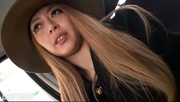 Blonde Cewek Jepang Doyan Ngeblow Dan Tembakin Dalem-dalem Biar Puas.