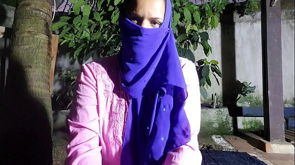 Desy Cewek Seksi Bikin Ngilu, Bibir Basah Siap Dijilat