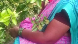 Bhabhi India Di Desa, Ngewe Di Luar Rumah, Panas Banget