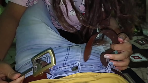 Gercep Ngocok Kontol Sambil Dengerin Istri Tetangga Ngomongin Suaminya Yang Lagi Sholat