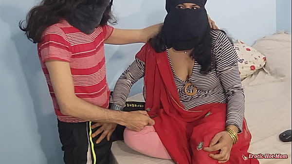 Semoga Pacar Lo Nggak Segitunya Panas, Ngewein Memek Desi India Yang Sempit Sambil Pake Hijab Muslim, Dengan Erangan Panas Kencang Dalam Bahasa Hindi Yang Bikin Makin Bernafsu.
