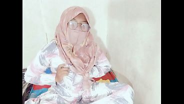 Tante Seksi Indonesia Lagi Viral Colmek Pakai Botol, Bikin Makin Greget Dan Panas.