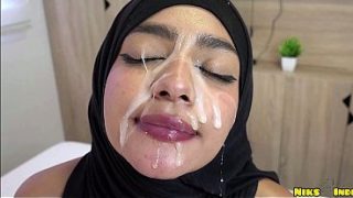 Anak Hijaab Polos Digebukin Brutal Sampe Bejat Kena Pancut