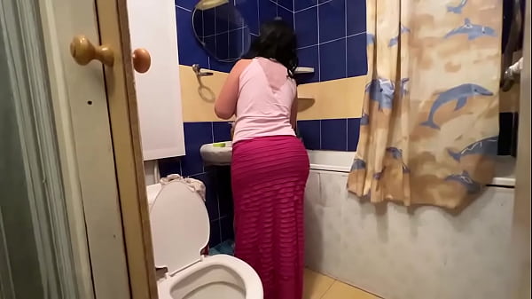 Ibu Siapin Diri Buat Tembakan Di Pantat, Bikin Basah Dan Makin Liar.