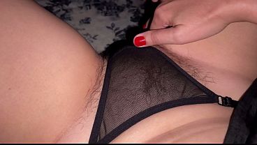 Tonton Ibu Nakal Ini Mainin Memek Bulu Lebatnya. Pov Ngecengin.