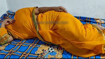 Bundelkhandi Sas Ne Damad Se Gand Marwai, Poora Maja Uthaya.