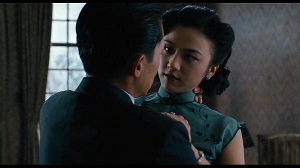 Cinta Cina: Penetrasi Rahasia Di Balik Ranjang (bagian 1)