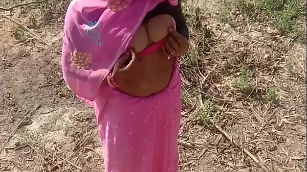 Goyangin Bokong Di Alam Bebas, Ngegas Kencang Di Luar Ruangan Ala India