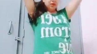 Chandigarh Aunty – Selfie Nude Video