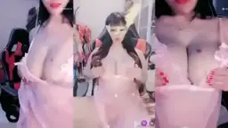 Guru Ezzha Pake Lingeri Bening, Sampe Tembus Semua Isi Dalemnya