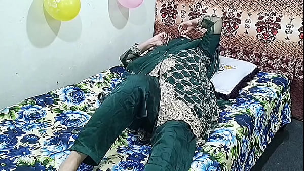 Seorang Ibu Rumah Tangga India Panggil Anak Muda, Lalu Digebukin Habis-habisan Di Ranjang, Suara Hindi Bikin Makin Panas.